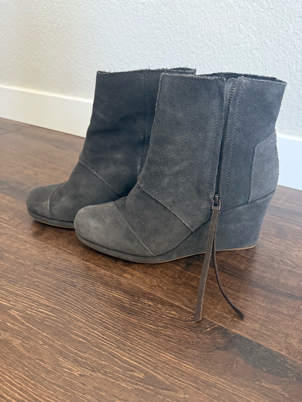 TOMS desert wedge high